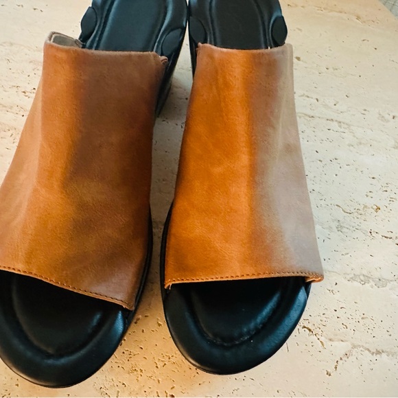 Solely Jane  SYDNEY HEEL WITH BLACK BASE  Color Cinnamon, Size 8 - Picture 11 of 12